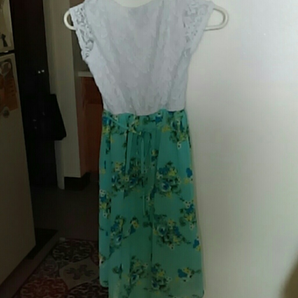 Dress - Picture 2 of 3